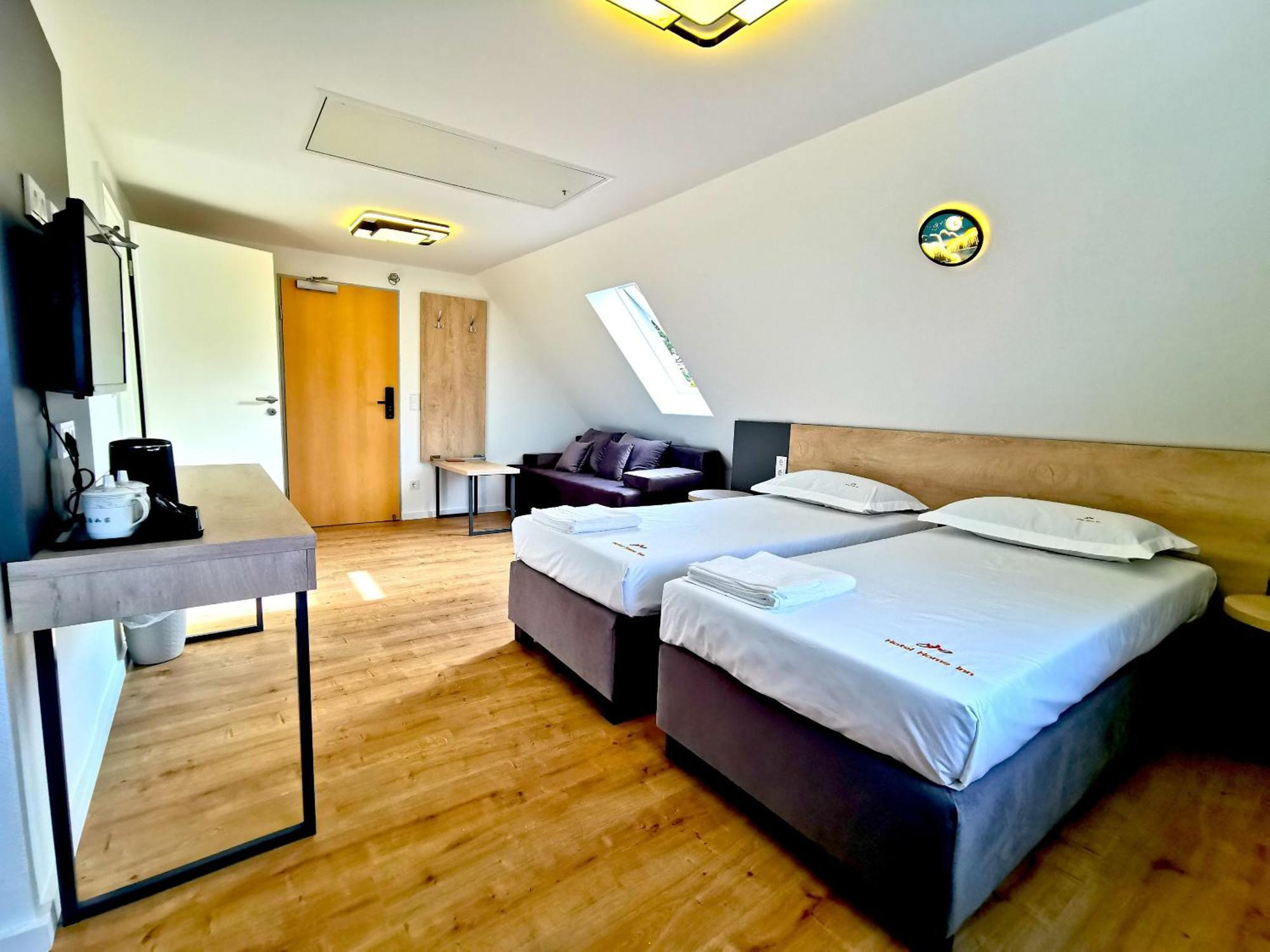 Home Inn Hotel Dormagen Exterior foto