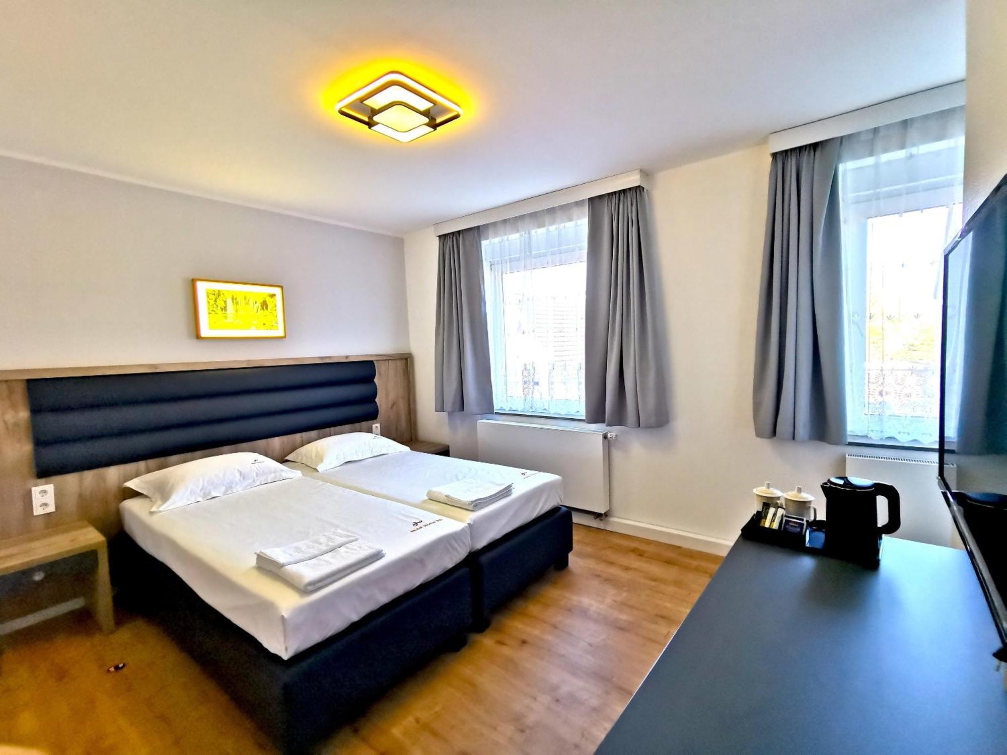 Home Inn Hotel Dormagen Exterior foto